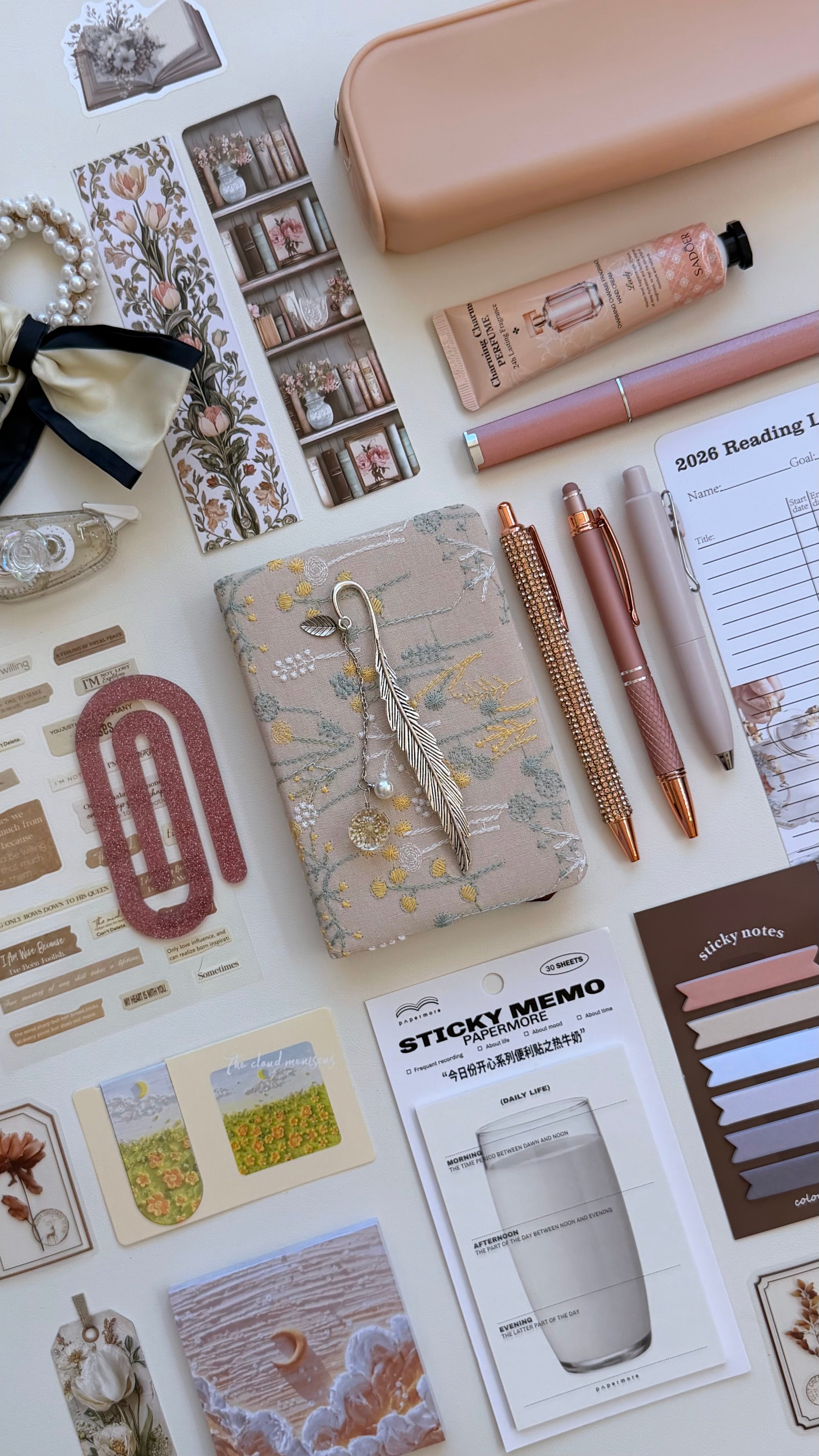 📜 Beige Vintage Cottagecore Bookish Bundle
