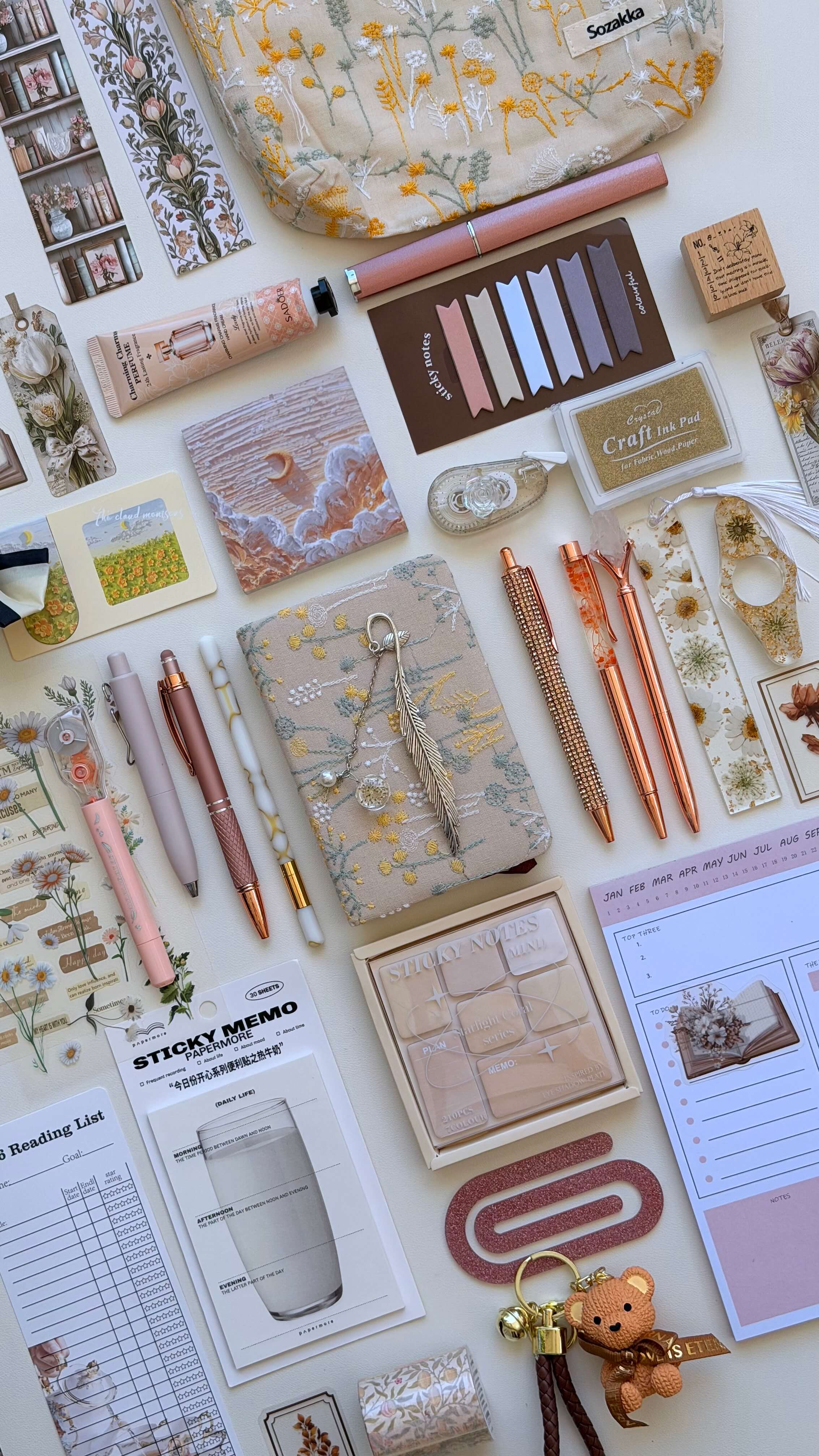 📜 Beige Vintage Cottagecore Bookish Bundle