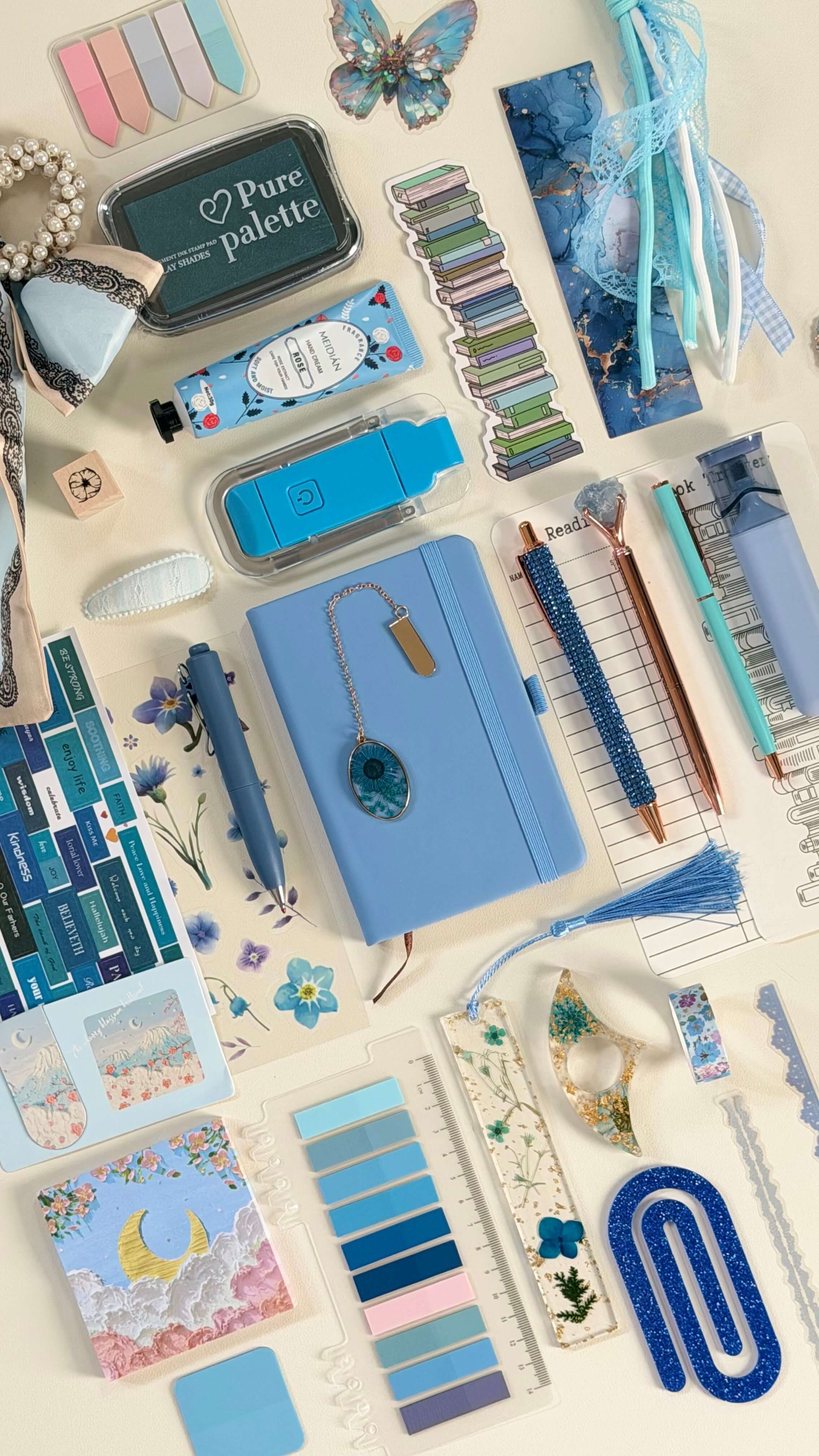 🦋 Light Blue Bookish Bundles