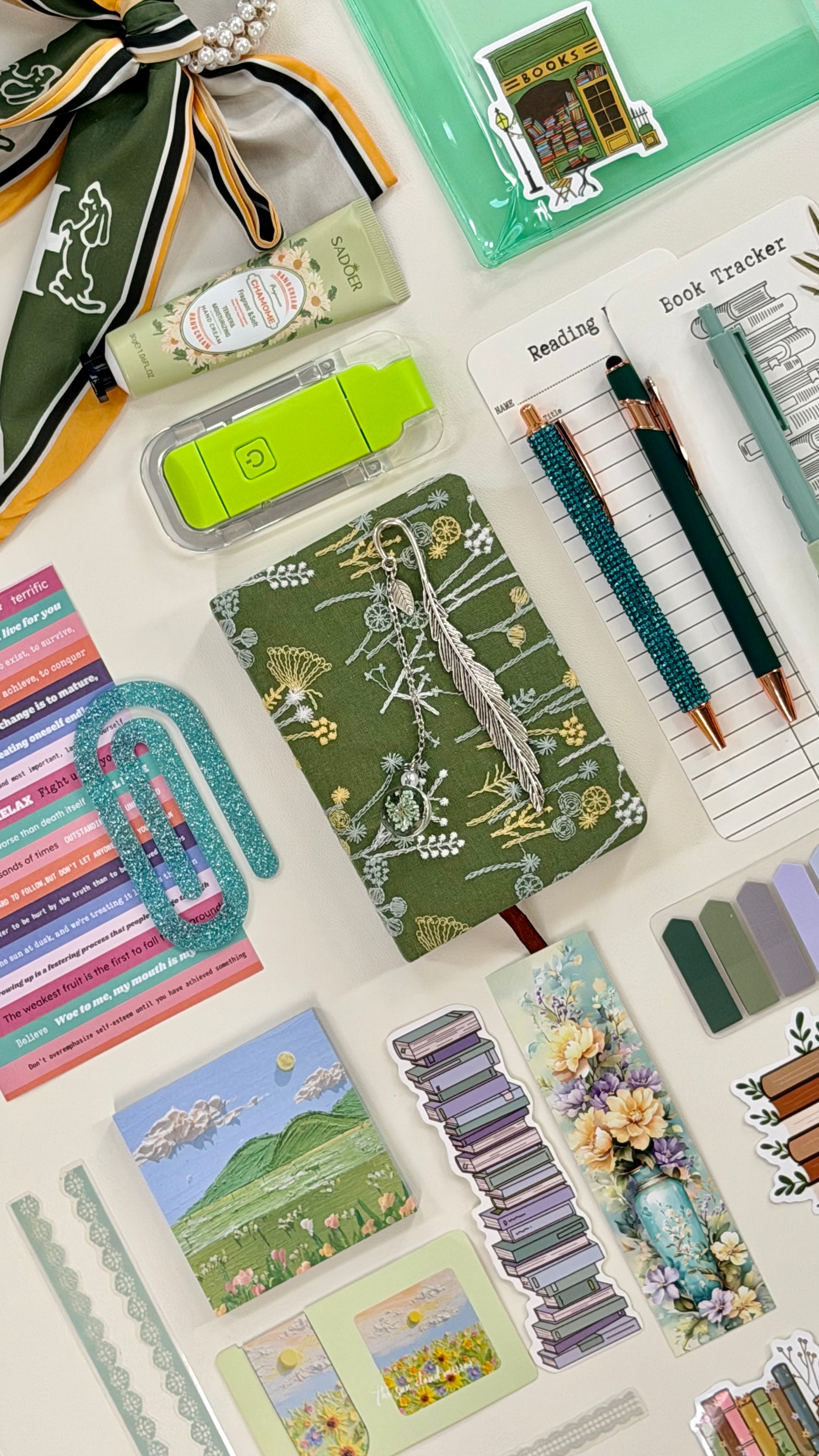 🌿 Green Vintage Cottagecore Bookish Bundle